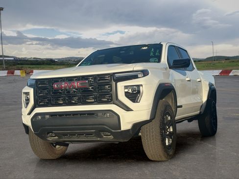Used 2024 GMC Canyon Elevation w/ Elevation Premium Package AWD/4WD image 5