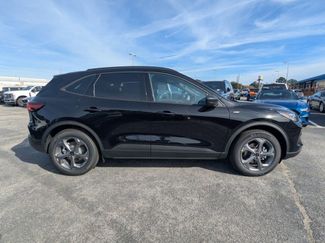 New 2026 Ford Escape ST-Line video 3