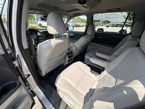 Used 2019 Honda Pilot Touring image 16