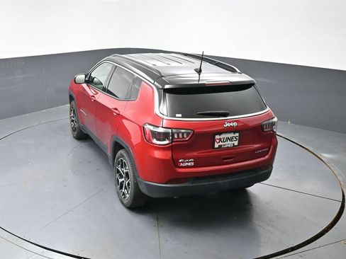 Used 2025 Jeep Compass Limited AWD/4WD image 48
