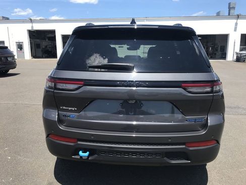 Used 2022 Jeep Grand Cherokee Trailhawk AWD/4WD image 4