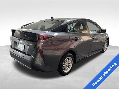 Used 2018 Toyota Prius Four FWD image 5