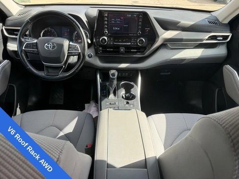Used 2022 Toyota Highlander LE AWD/4WD image 14