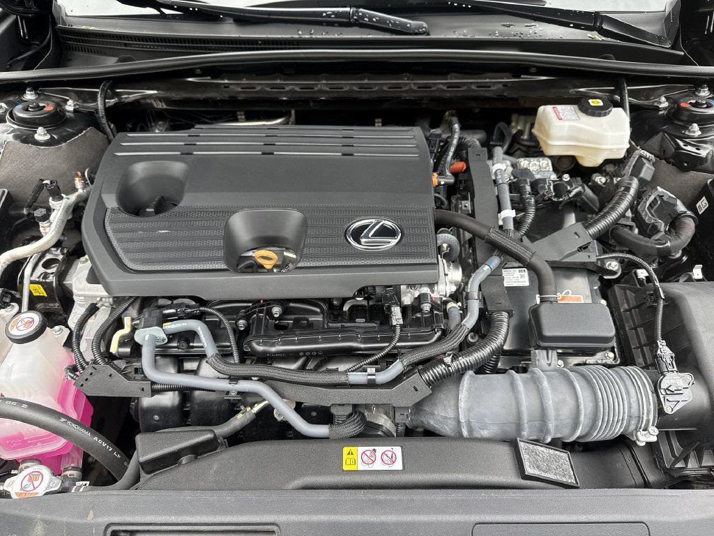 Used 2025 Lexus ES 300h w/ Premium Package FWD image 18