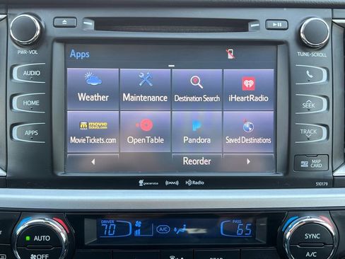 Used 2017 Toyota Highlander XLE image 29