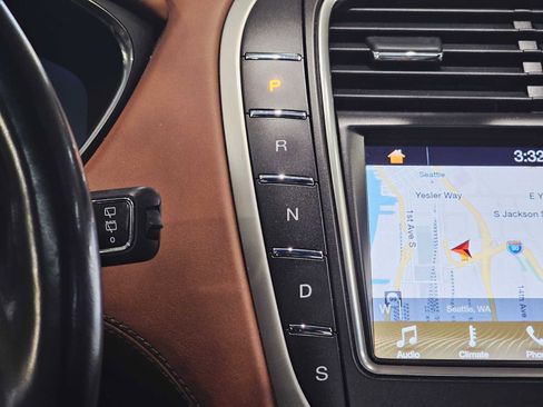 Used 2019 Lincoln Nautilus Black Label image 17