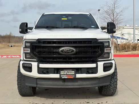 Used 2022 Ford F250 Lariat w/ Black Appearance Package image 2