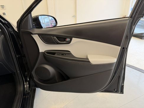 Used 2023 Hyundai Kona SEL image 30