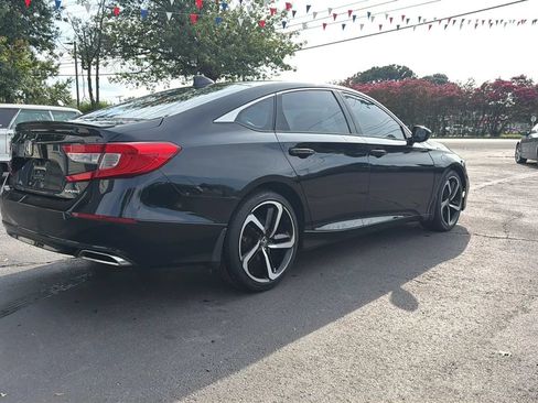 Used 2018 Honda Accord Sport image 6
