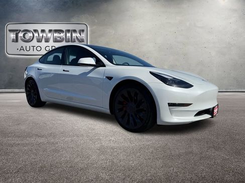 Used 2023 Tesla Model 3 Performance image 2