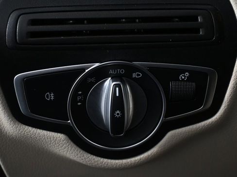 Certified 2022 Mercedes-Benz GLC 300 image 9