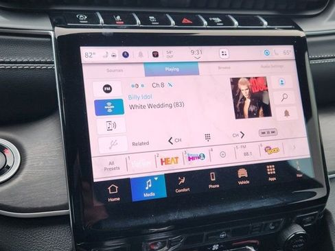 Used 2025 Jeep Grand Cherokee Limited image 5