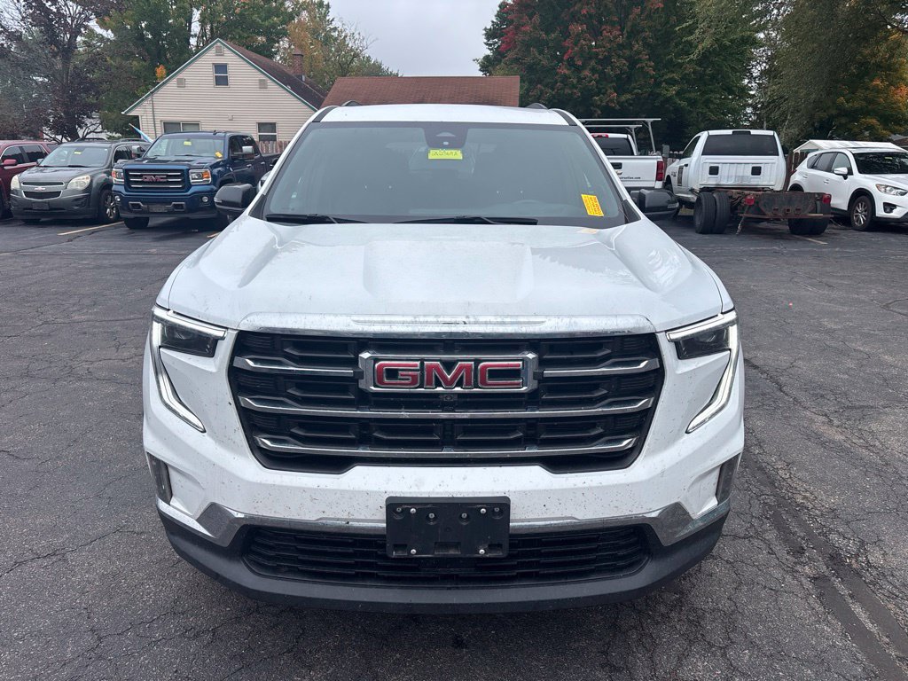 Used 2024 GMC Acadia Elevation AWD/4WD image 3