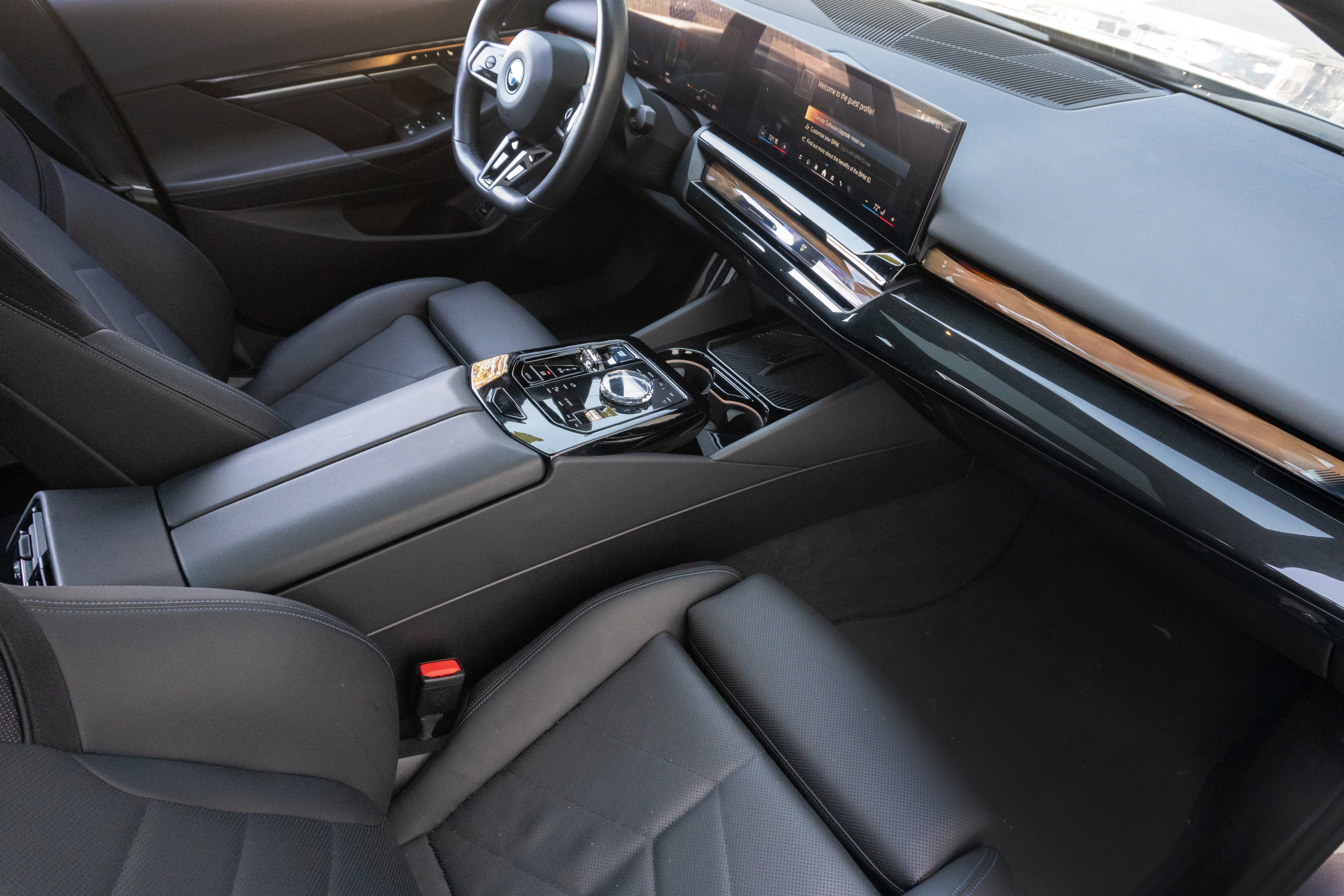 Certified 2024 BMW i5 eDrive40i w/ Executive Package RWD image 10