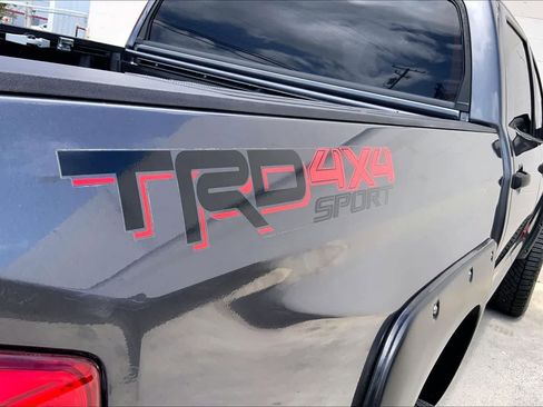Used 2019 Toyota Tundra SR5 AWD/4WD image 8