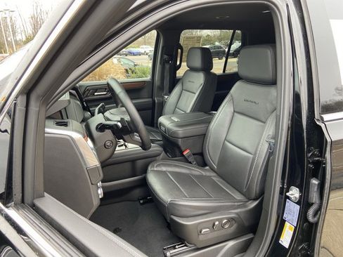 Used 2025 GMC Yukon Denali image 17