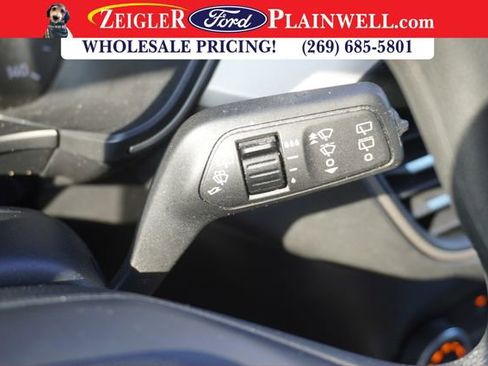 Used 2021 Ford Escape SE image 25