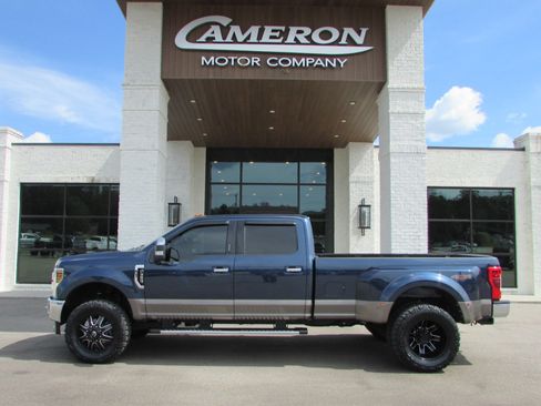 Used 2019 Ford F350 Lariat w/ Chrome Package image 1