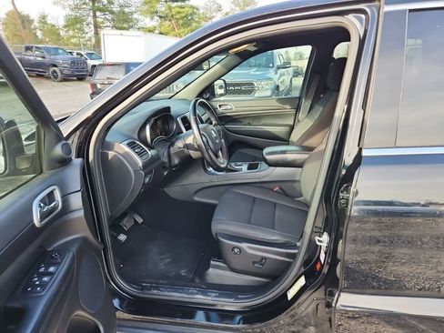 Used 2020 Jeep Grand Cherokee Laredo image 15