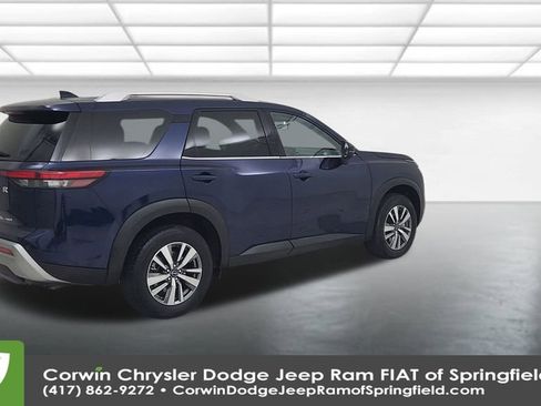 Used 2025 Nissan Pathfinder SL image 15