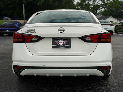 Used 2025 Nissan Altima 2.5 SV FWD image 19