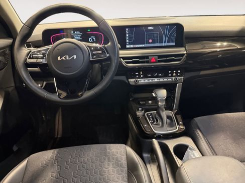 Used 2025 Kia Seltos S image 11