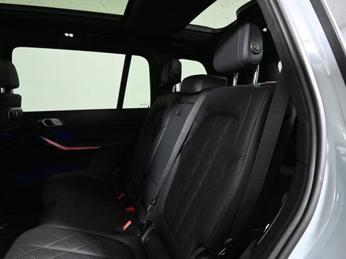 Used 2024 BMW X7 xDrive40i w/ M Sport Package AWD/4WD image 6