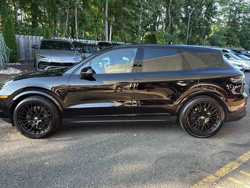Used 2023 Porsche Cayenne Platinum Edition AWD/4WD image 8