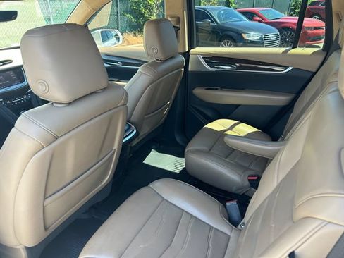 Used 2020 Cadillac XT6 Premium Luxury w/ Platinum Package AWD/4WD image 31