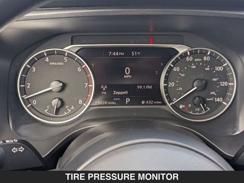 Used 2024 Nissan Rogue SV image 23