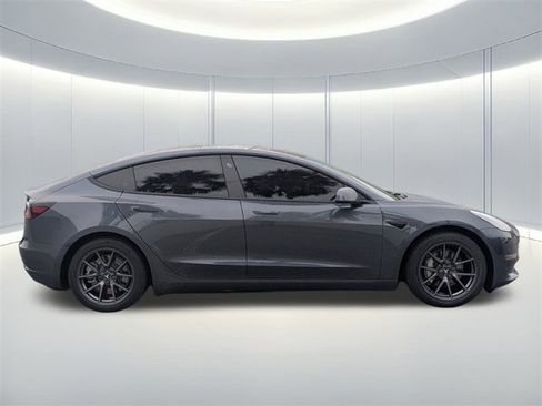 Used 2022 Tesla Model 3 Long Range image 5