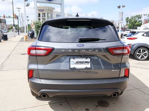 Used 2025 Ford Escape ST-Line Select AWD/4WD image 4