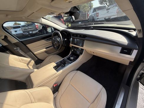 Used 2016 Jaguar XF Premium AWD/4WD image 7