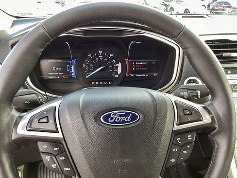 Used 2018 Ford Fusion Energi SE image 11