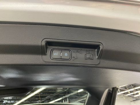 Used 2023 Ford Explorer XLT w/ Equipment Group 202A image 11