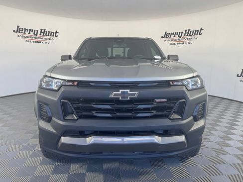Used 2025 Chevrolet Colorado Trail Boss AWD/4WD image 5