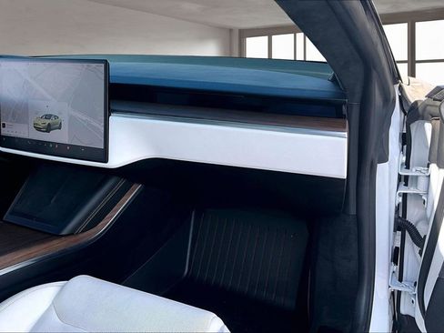 Used 2022 Tesla Model S Base image 24