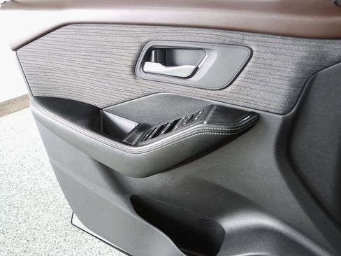 Used 2023 Nissan Rogue SV FWD image 21