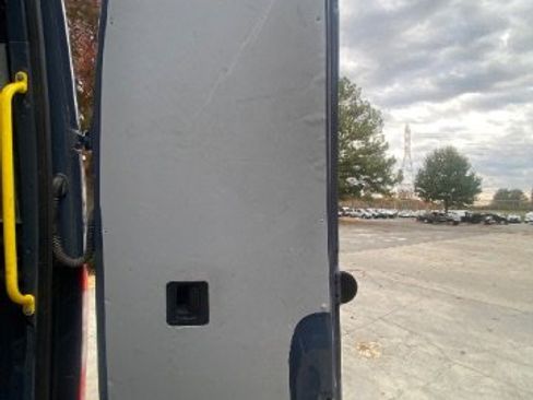 Used 2019 Mercedes-Benz Sprinter 170 image 12
