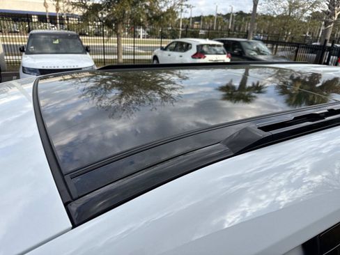 Used 2024 Land Rover Defender 110 S image 33