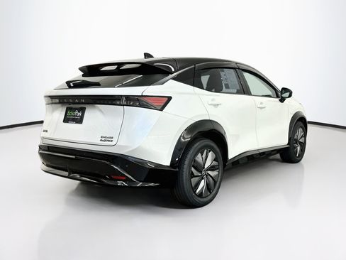 Used 2023 Nissan Ariya AWD image 9