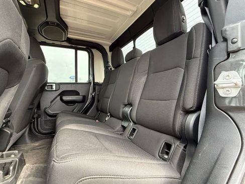 Used 2023 Jeep Gladiator Sport image 14