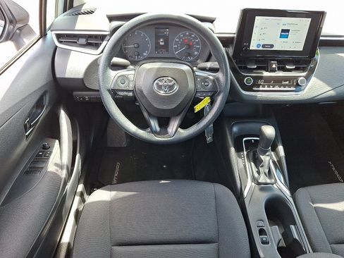 Used 2025 Toyota Corolla LE FWD image 12