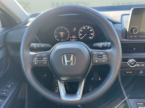 Used 2024 Honda CR-V LX image 12