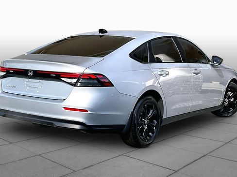 Used 2025 Honda Accord SE image 13