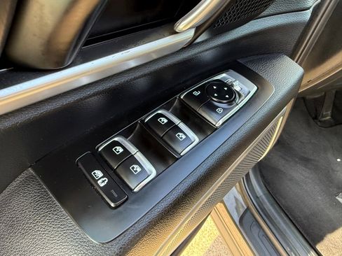 Used 2023 Kia Telluride S FWD image 22