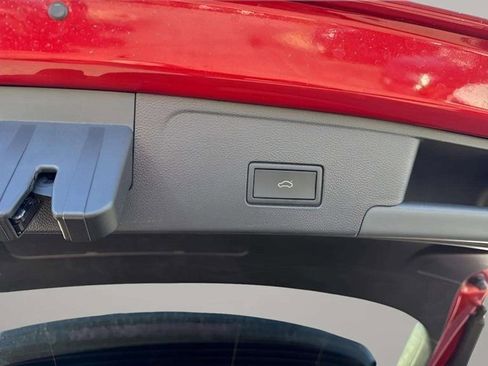 Used 2025 Volkswagen Atlas Cross Sport SEL R-Line image 22