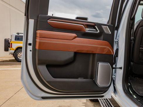 Used 2026 GMC Sierra 3500 Denali Ultimate image 38