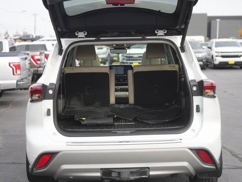 Used 2022 Toyota Highlander Platinum image 31