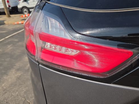 Used 2024 Ford Edge Titanium image 10